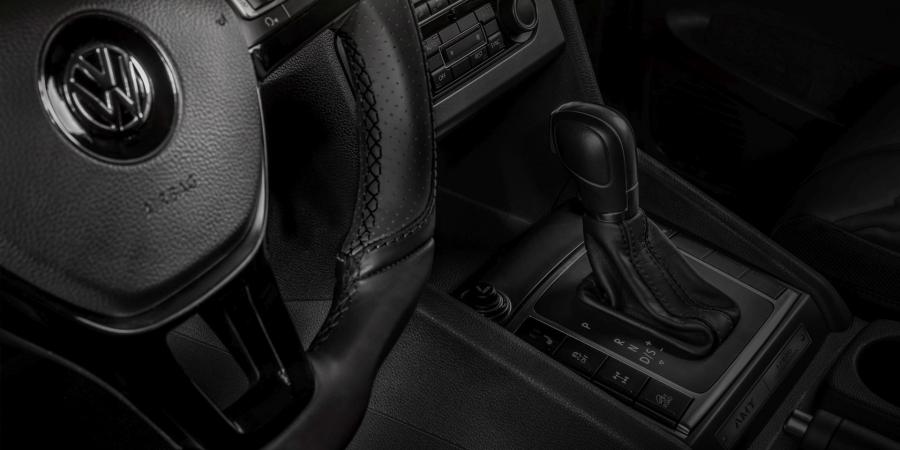 Детали интерьера Volkswagen Amarok by Carlex Design 2018 года  (фото 11 из 21)